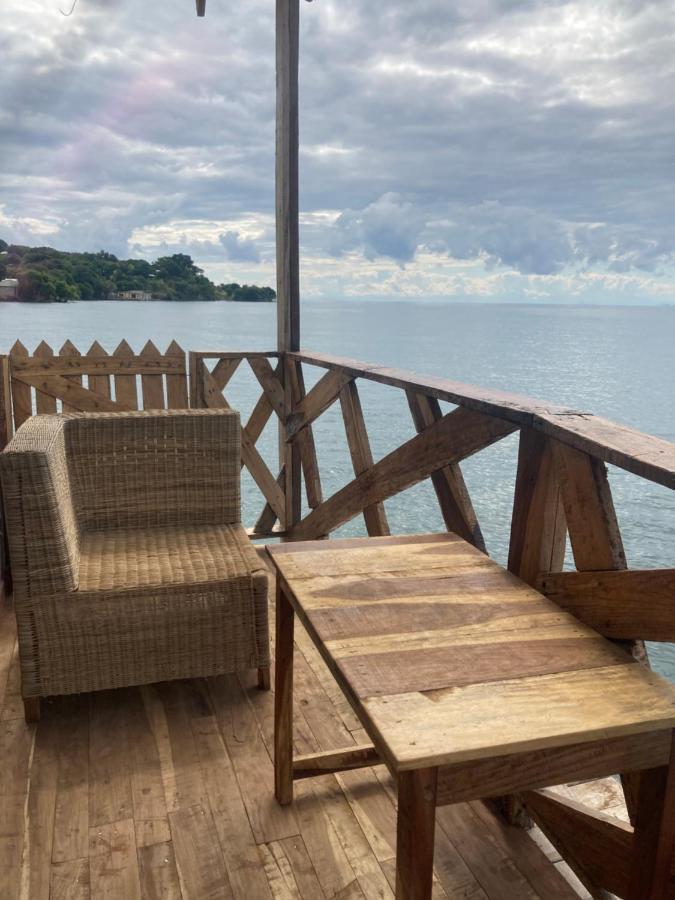 Soul Rebel Lodge & Backpackers Nkhata Bay Dış mekan fotoğraf