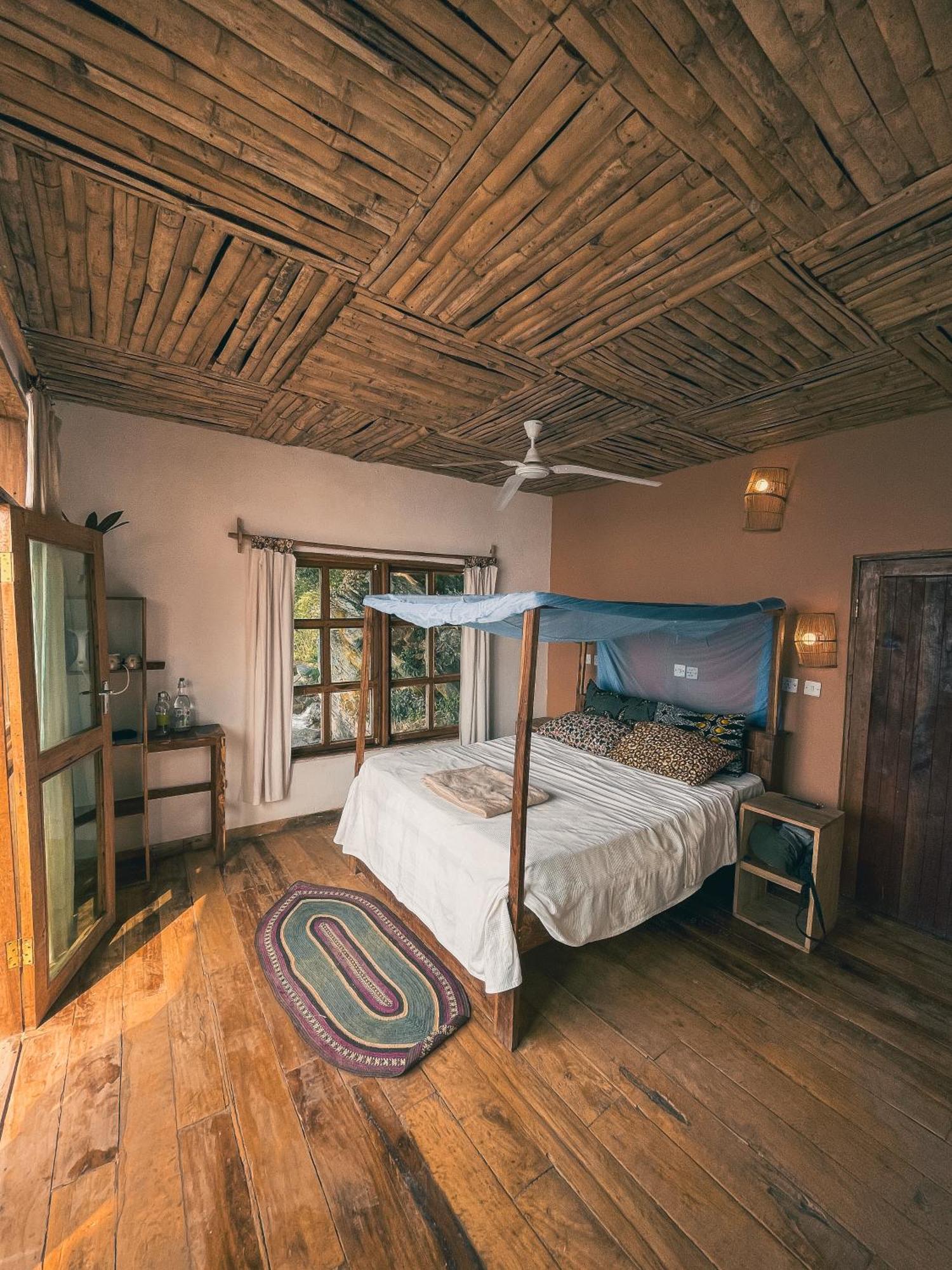 Soul Rebel Lodge & Backpackers Nkhata Bay Dış mekan fotoğraf